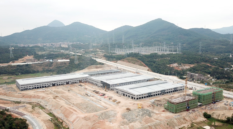 新年一月，铁拓机械沥青搅拌设备生产新工厂飞速建设