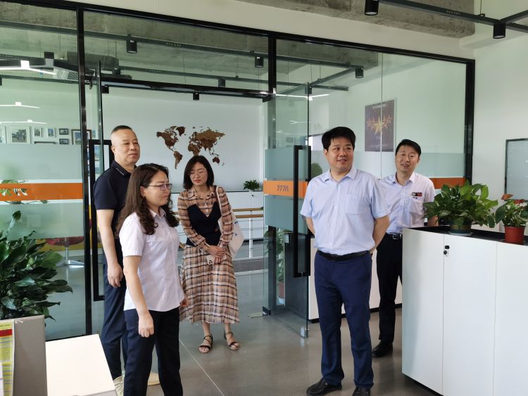 铁拓机械与长安大学举行“长安大学国际学生实习实训基地”签约仪式